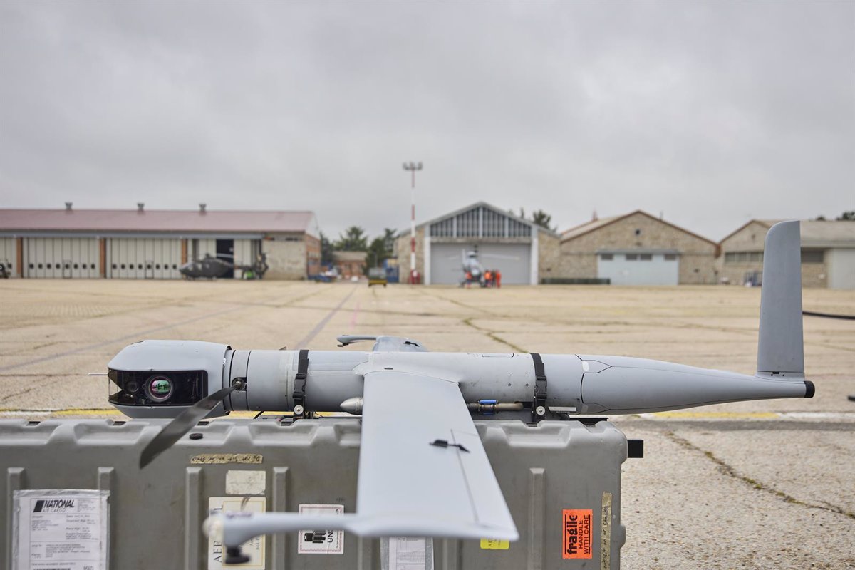 El Futuro de los Helicópteros Militares y Civiles: La Integración de Drones como 'Ojos' de Supervisión