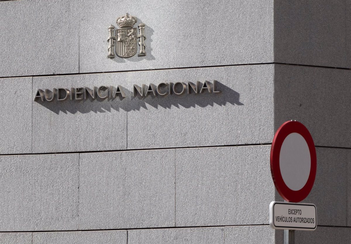 El Juez Pedraz Imputa a un Inspector de la Policía por Investigación Ilegal a Podemos: Últimas Noticias