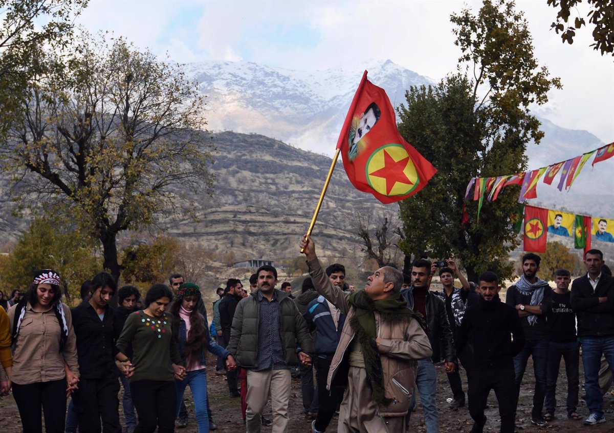 El PKK Anuncia su Disolución y el Cese de la Lucha Armada contra Turquía: Implicaciones y Reacciones