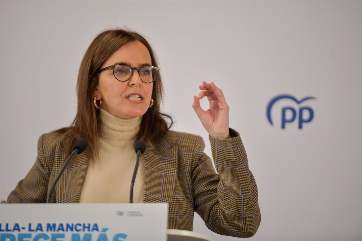 El PP denuncia un 'fraude monumental' en el aforamiento del líder del PSOE extremeño, procesado junto al hermano de Sánchez