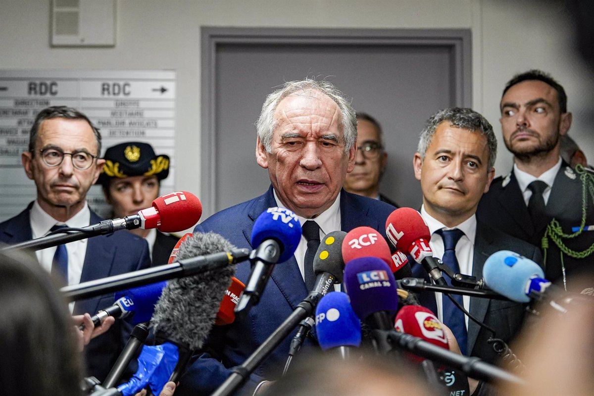 El Primer Ministro Francés Considera Referéndum para Avanzar en su Plan de Reforma Económica