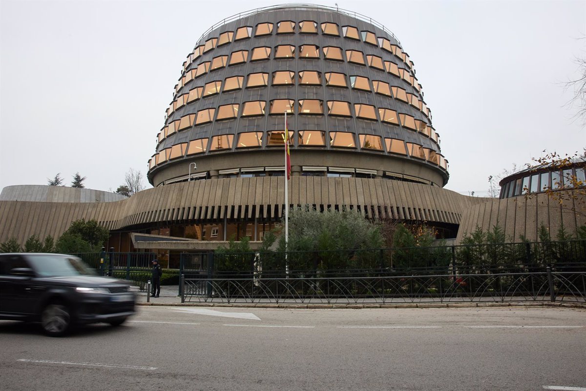 El TC Acepta Recursos del Senado contra el Congreso y el Gobierno por Modificación de Ley Publicada en el BOE