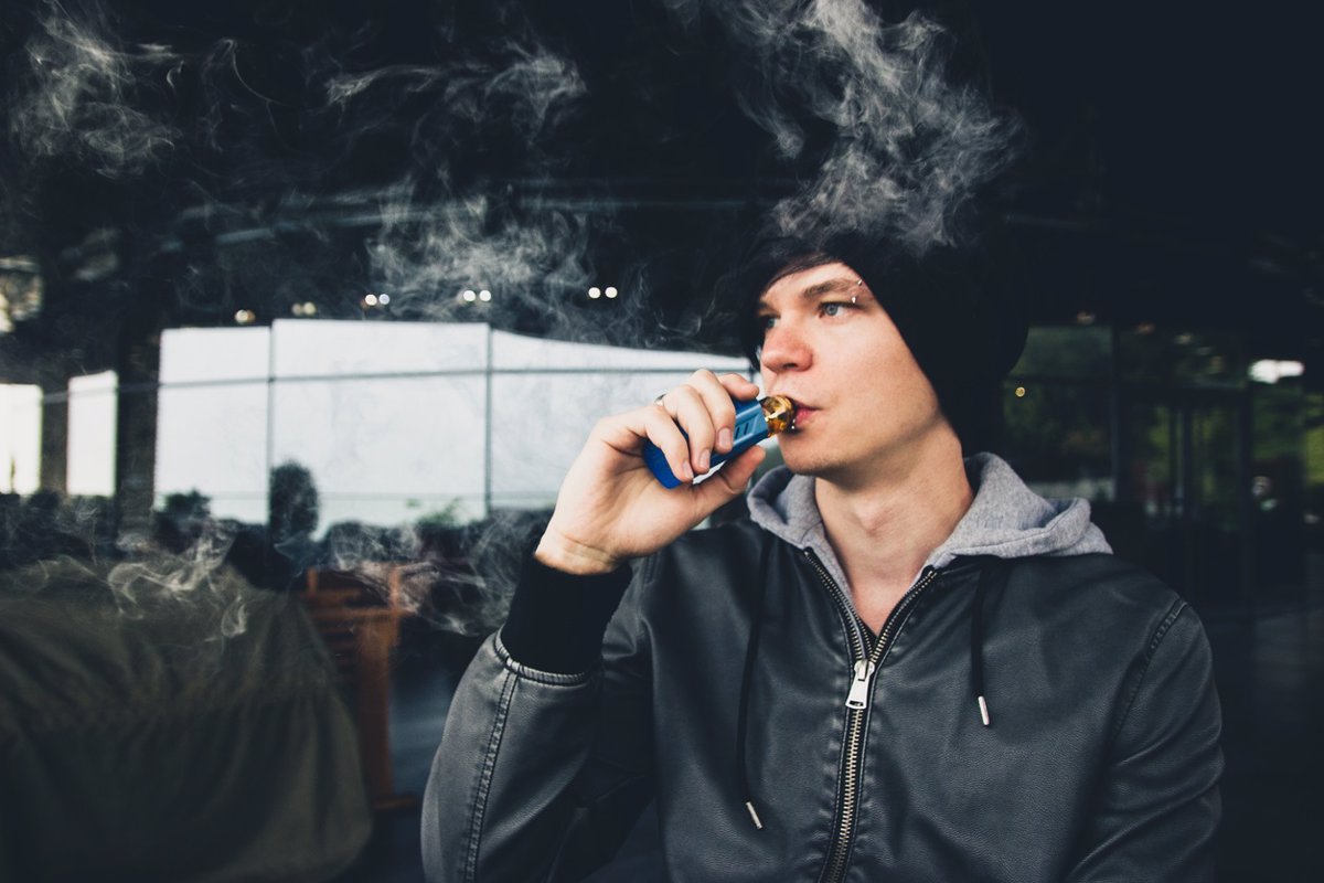 El uso de vapeadores entre los menores en España se duplica.