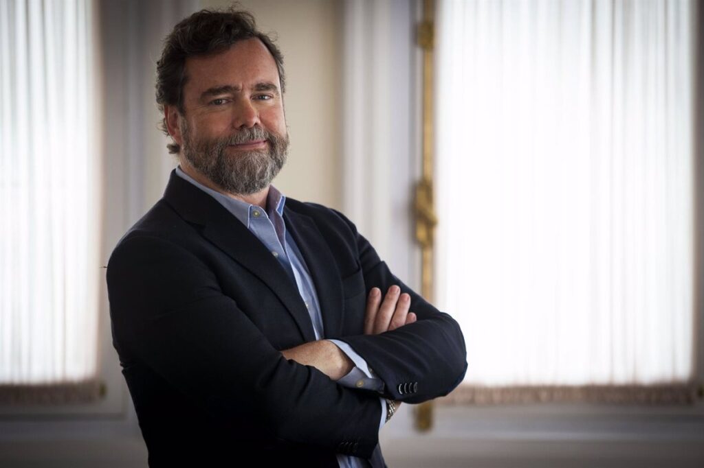 Espinosa llama a Vox a fomentar la tolerancia y a abandonar los conflictos con el PP para unir fuerzas contra Sánchez