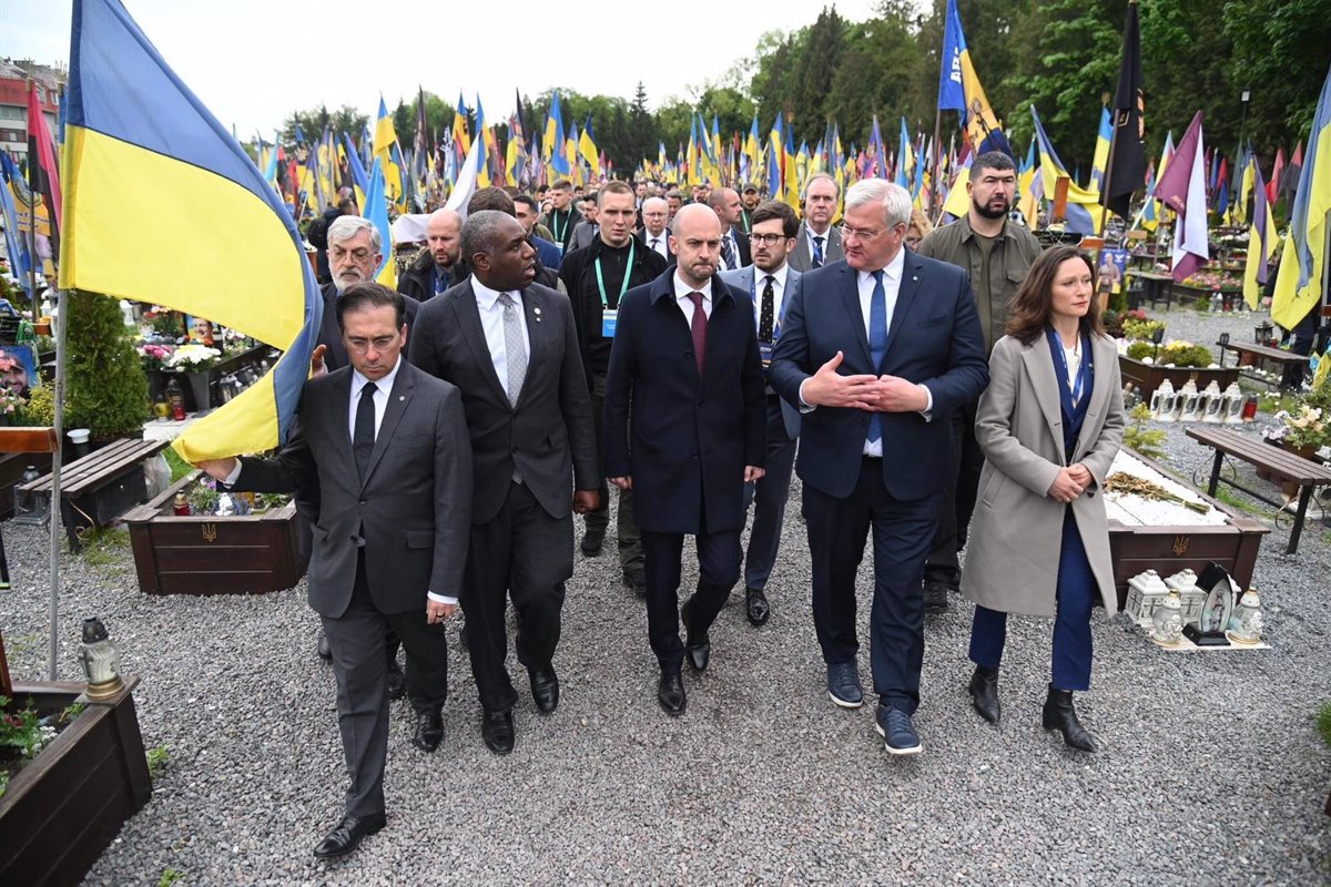 Europa demuestra su apoyo a Ucrania: Visita simbólica y respaldo político al tribunal especial