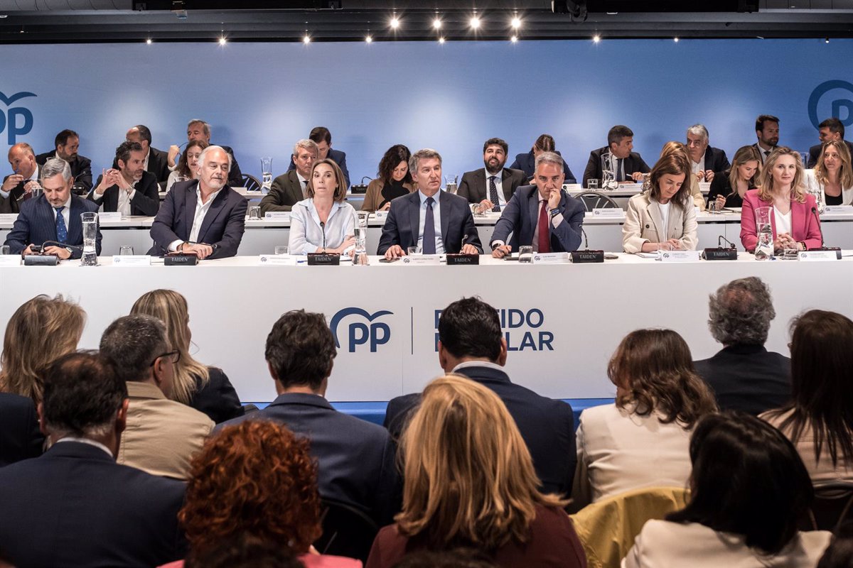 Feijóo Anuncia un Congreso del PP con Debate Ideológico Abierto: 'El Debate Nos Estimula' y Sin Esconder Diferencias