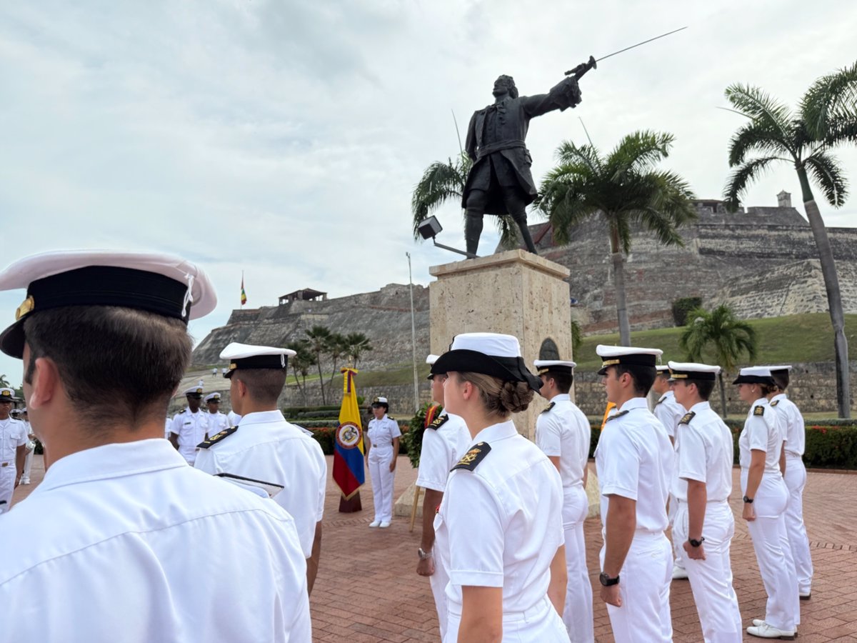 Homenaje de la Princesa Leonor y sus Compañeros a Blas de Lezo en Cartagena de Indias