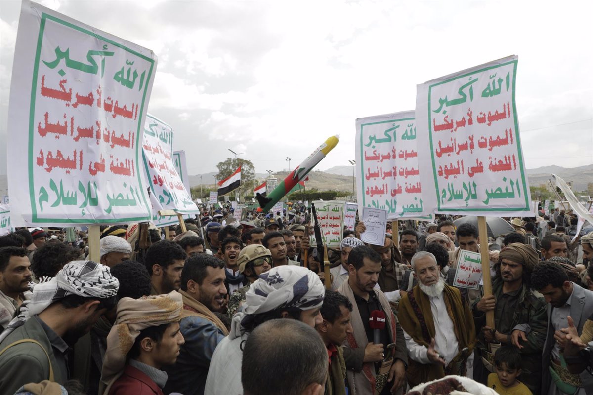 Israel Declares Yemen's Capital Airport 'Destroyed' Amid New Attacks on Houthi Rebels