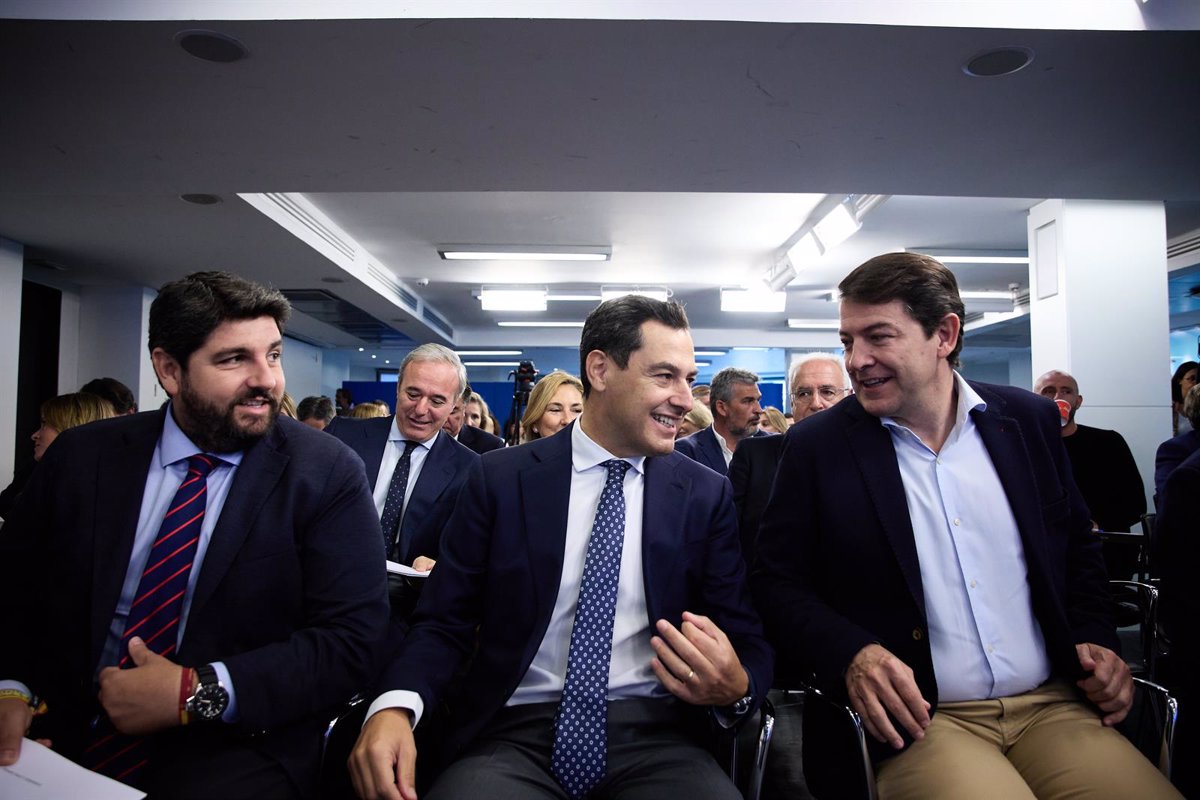 Juanma Moreno, Alfonso Fernández Mañueco, Alma Ezcurra y Natalia Chueca lideran la Ponencia Política del PP: Avances y Propuestas