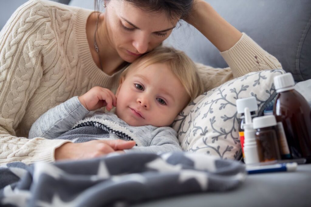 La OMS presenta recomendaciones de vacunación para madres y bebés para salvaguardar a los niños contra el VRS.