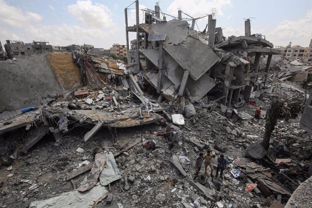 La UNRWA denuncia que Gaza solo recibe bombas: 'No hay lugares seguros'