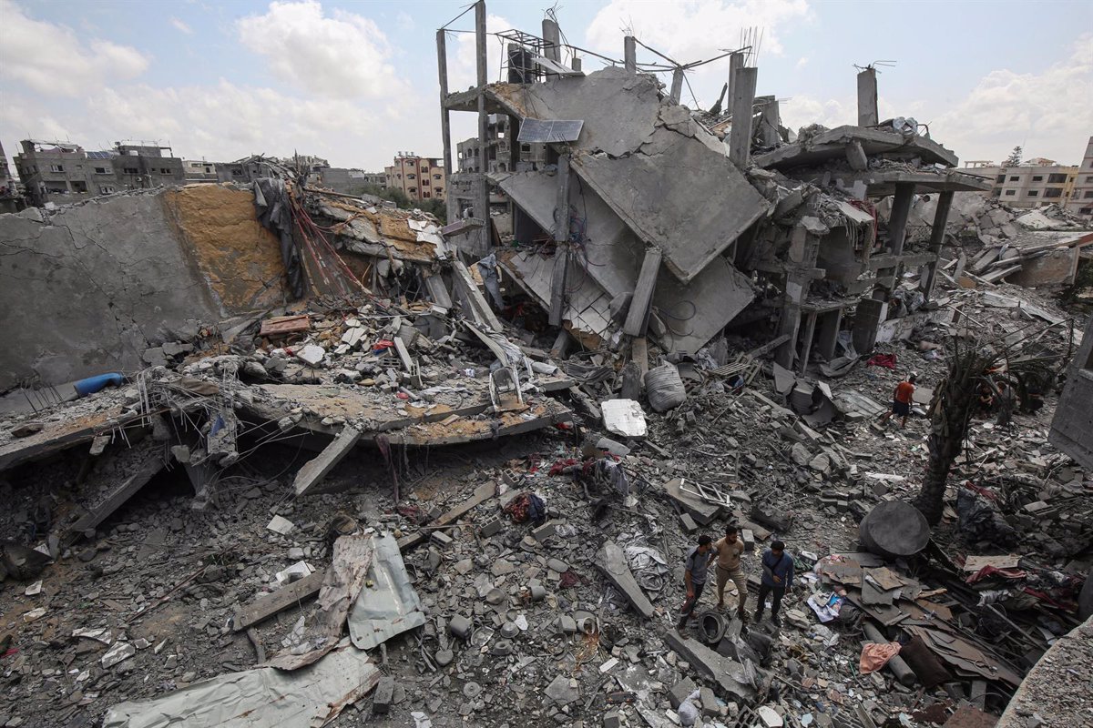 La UNRWA denuncia que Gaza solo recibe bombas: 'No hay lugares seguros'