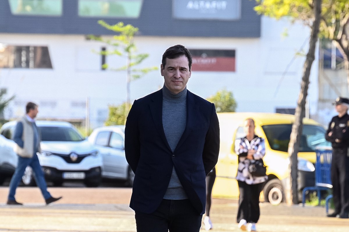 La juez procesa al hermano de Pedro Sánchez y al presidente de la Diputación de Badajoz: Detalles del juicio