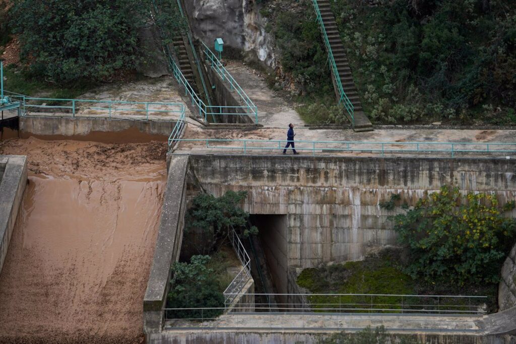 La jueza de La Dana desmiente la influencia de la presa de Forata en la crecida del río Poyo como un 'auténtico bulo'