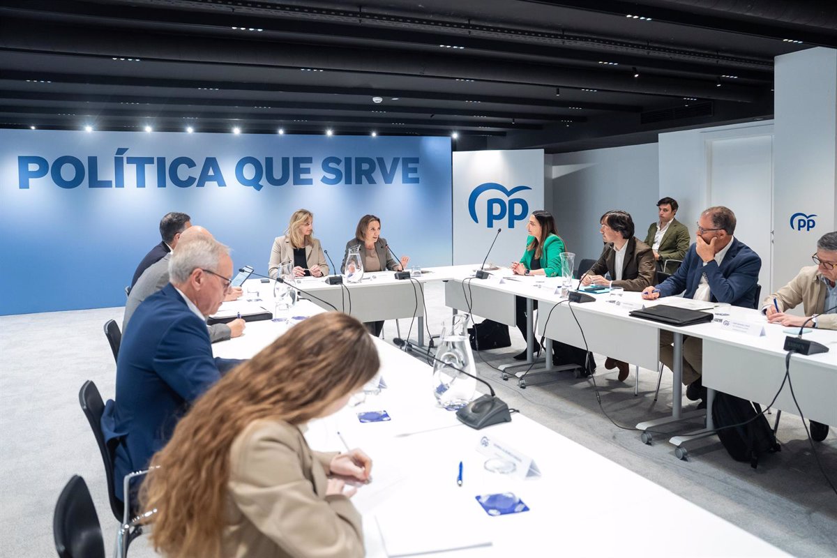 “Las CCAA del PP piden a la Conferencia de Presidentes debatir sobre financiación, el caos ferroviario y el apagón”