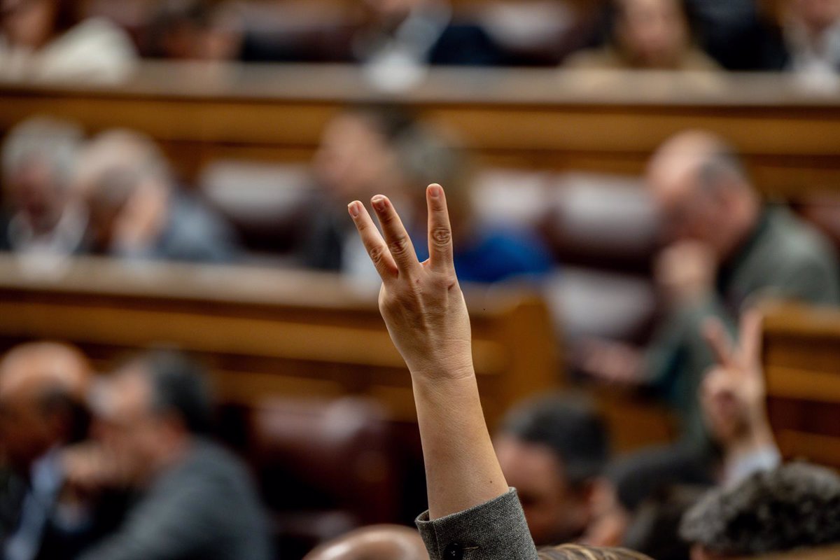 Las Tres Últimas Derrotas del PSOE en el Pleno del Congreso: Ley del PP, Moción y Tratado Internacional