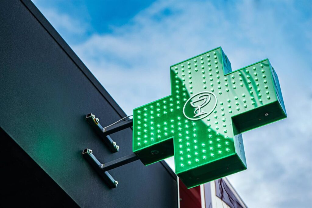 Las farmacias en España sirven a un promedio de 800 personas por semana.