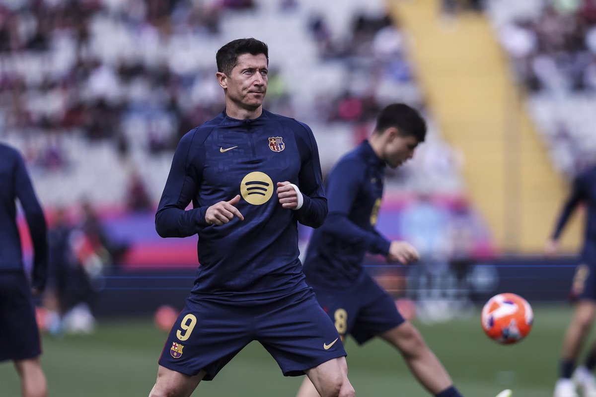 Lewandowski se reintegra a los entrenamientos del Barça y apunta a Milán.