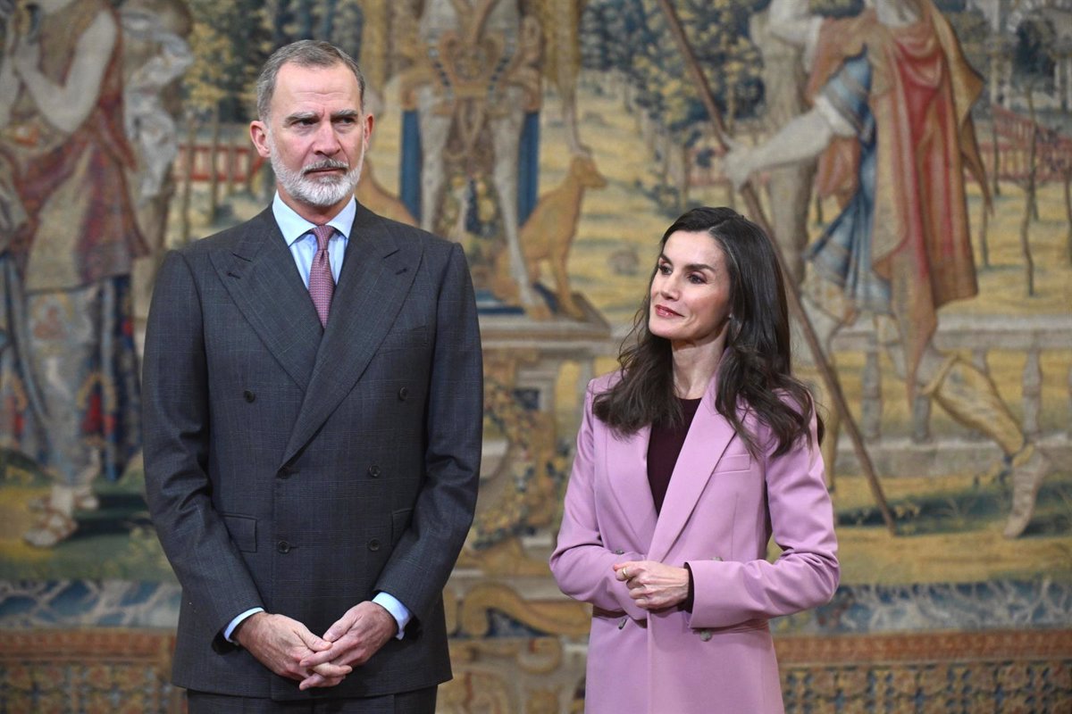 Los Reyes felicitan a León XIV y destacan su mensaje de paz, reflejando el sentir del pueblo español