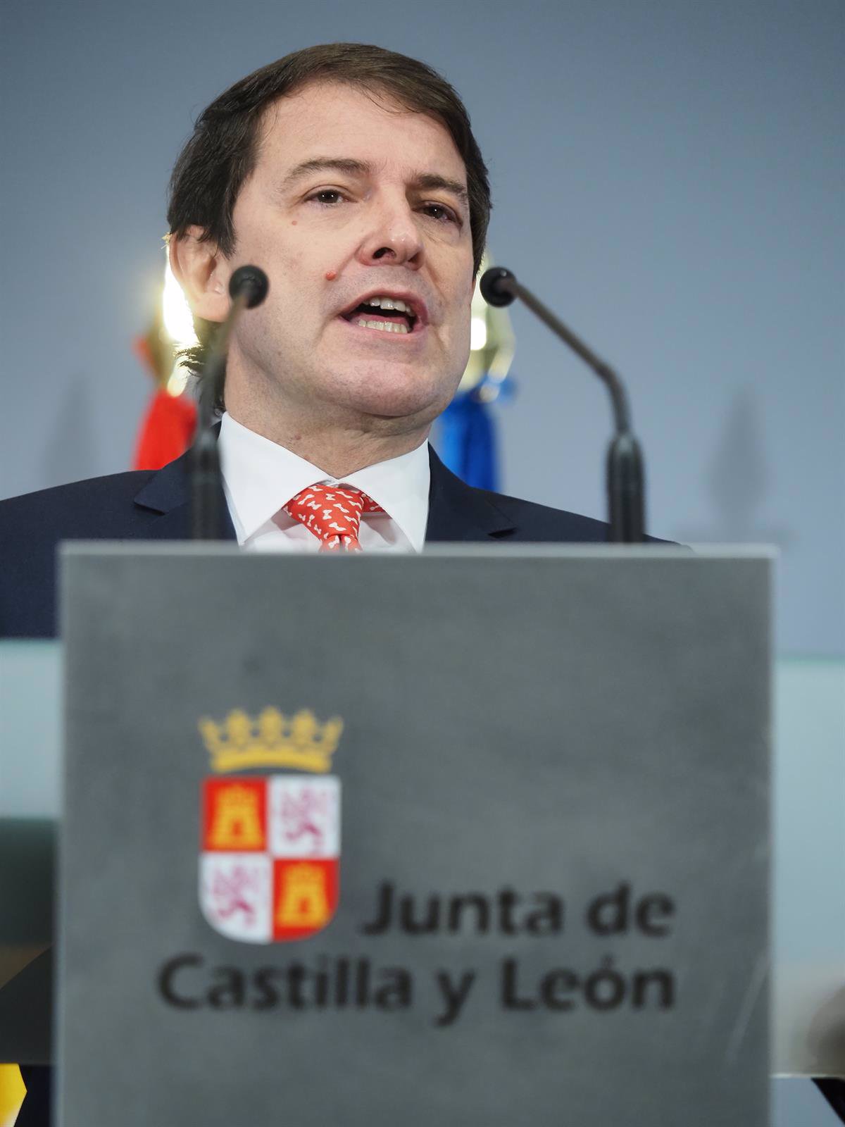 Mañueco Revela: Sánchez y Ábalos Impulsaron la Moción de Censura en CyL con Tránsfugas