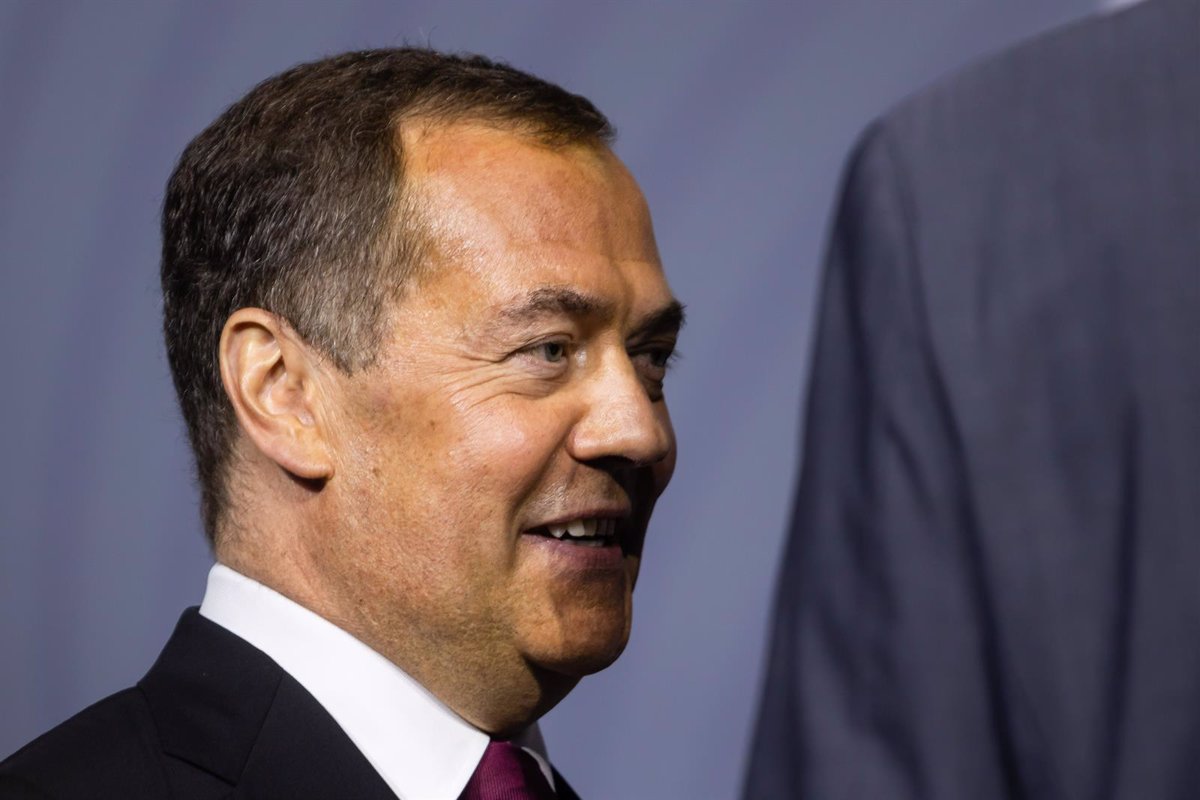 Medvedev califica de 'tontería pretenciosa' la afirmación de Trump sobre el papel de EE.UU. en la victoria de la II Guerra Mundial