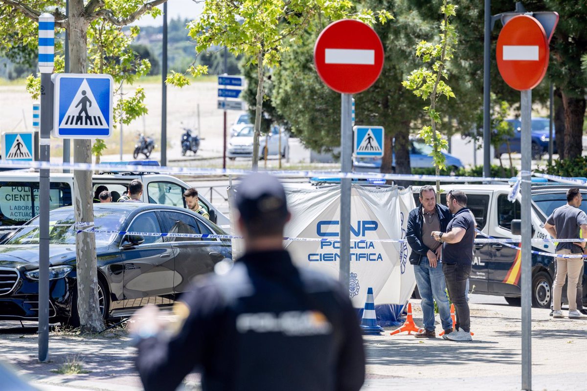 Nueve Casquillos de Bala Encontrados Junto al Cuerpo de Abogado Ucraniano: Policía Intensifica Búsqueda de Sospechosos