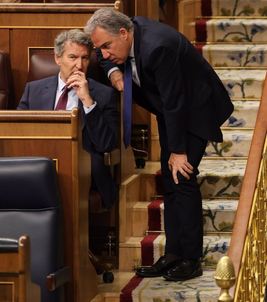 PP y Vox Exigen al Gobierno Clarificaciones sobre Responsabilidades por Escándalos y Límites de Imputados