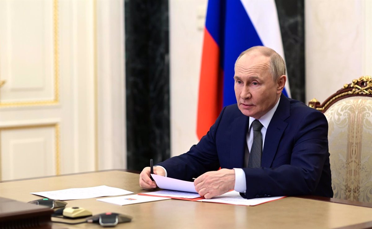 Putin Anuncia un Plan para Establecer una Zona de Contención en la Frontera con Ucrania