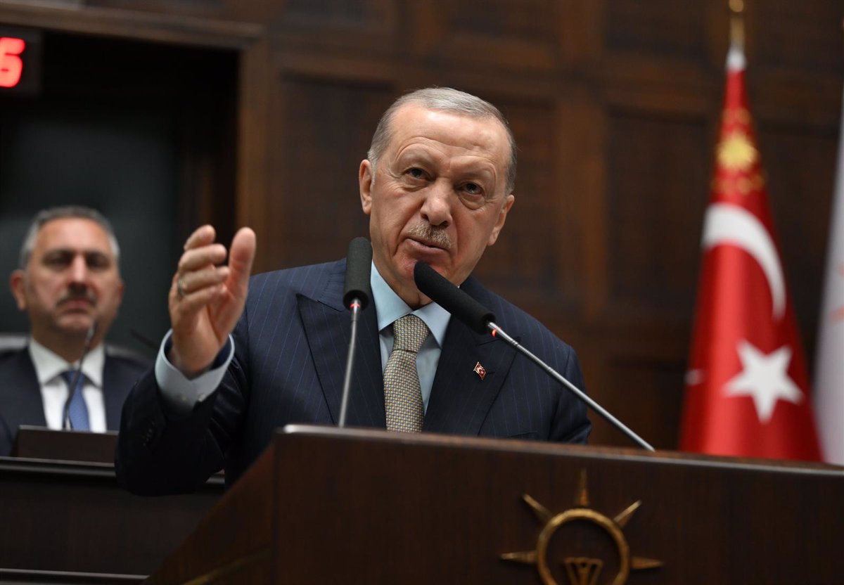 Reformas Integrales y Nueva Constitución en Turquía: La Presidenta Aborda la Disolución del PKK