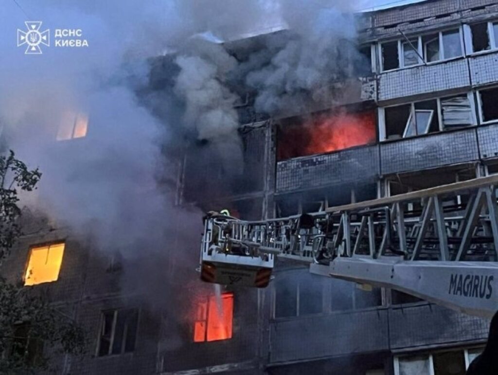 Rusia Ataca Kiev: Al Menos Dos Muertos y Ocho Heridos en la Víspera de la Tregua de Tres Días de Putin