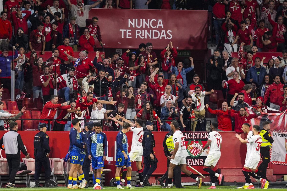 Sevilla y Girona dan un paso hacia la permanencia a expensas de Las Palmas y Valladolid