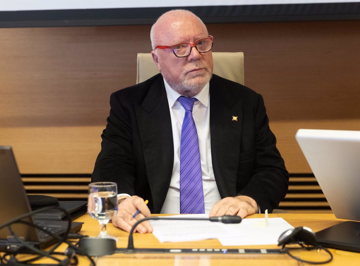 Sumar Instala a Marlaska a Retirar Condecoraciones a Villarejo y Otros Miembros de la 'Policía Patriótica'