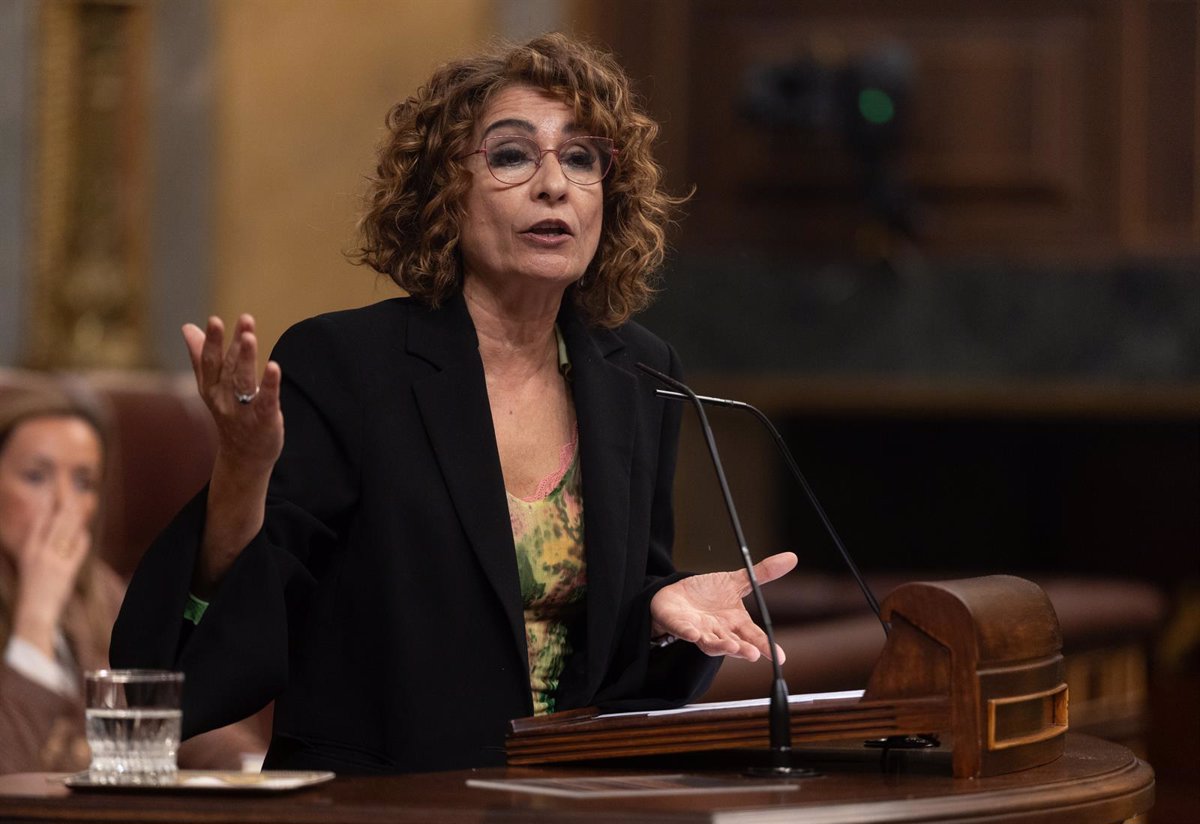 Transparencia Insta a Hacienda a Revelar Multas Impuestas a PP, PSOE, Vox y Podemos a Pesar del Rechazo de los Partidos