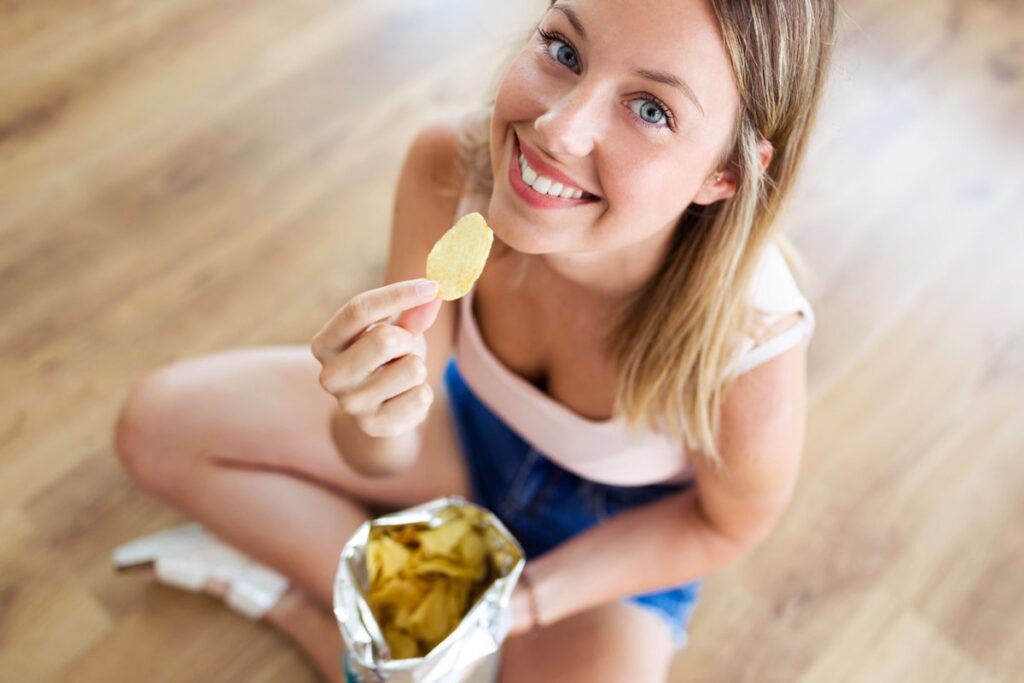 Tres microhábitos para prevenir el picoteo entre comidas