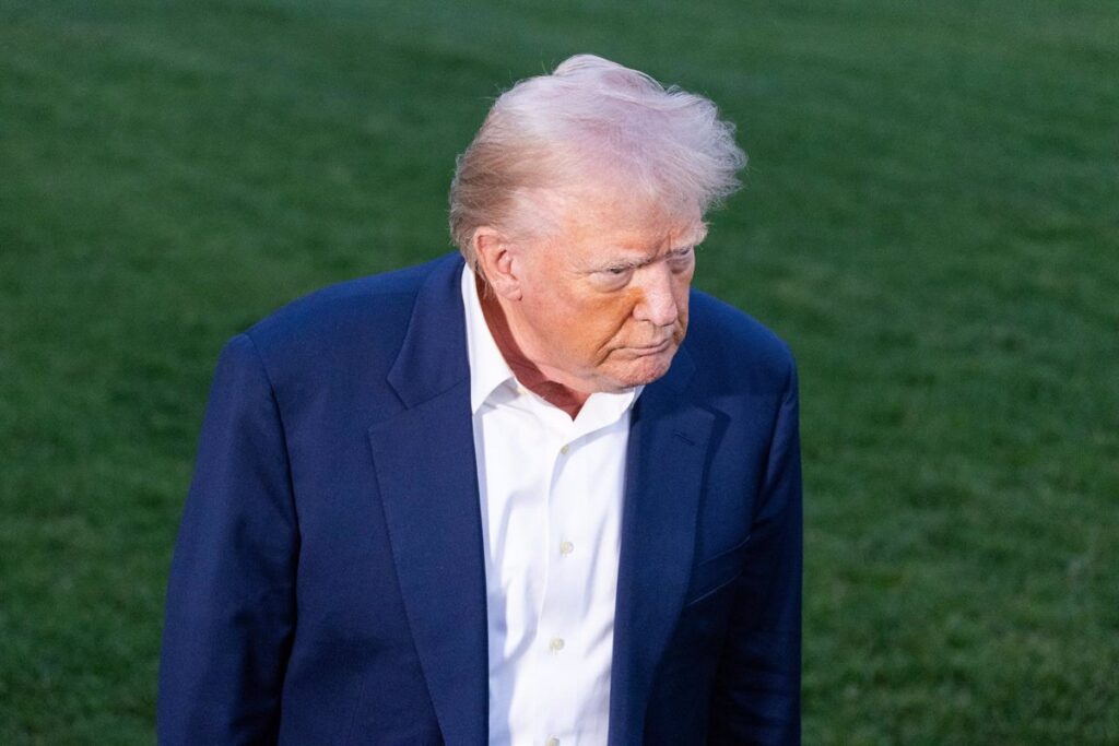 Trump Firma Orden Ejecutiva para Fomentar la Fabricación Nacional de Medicamentos Frente a Amenazas de Aranceles