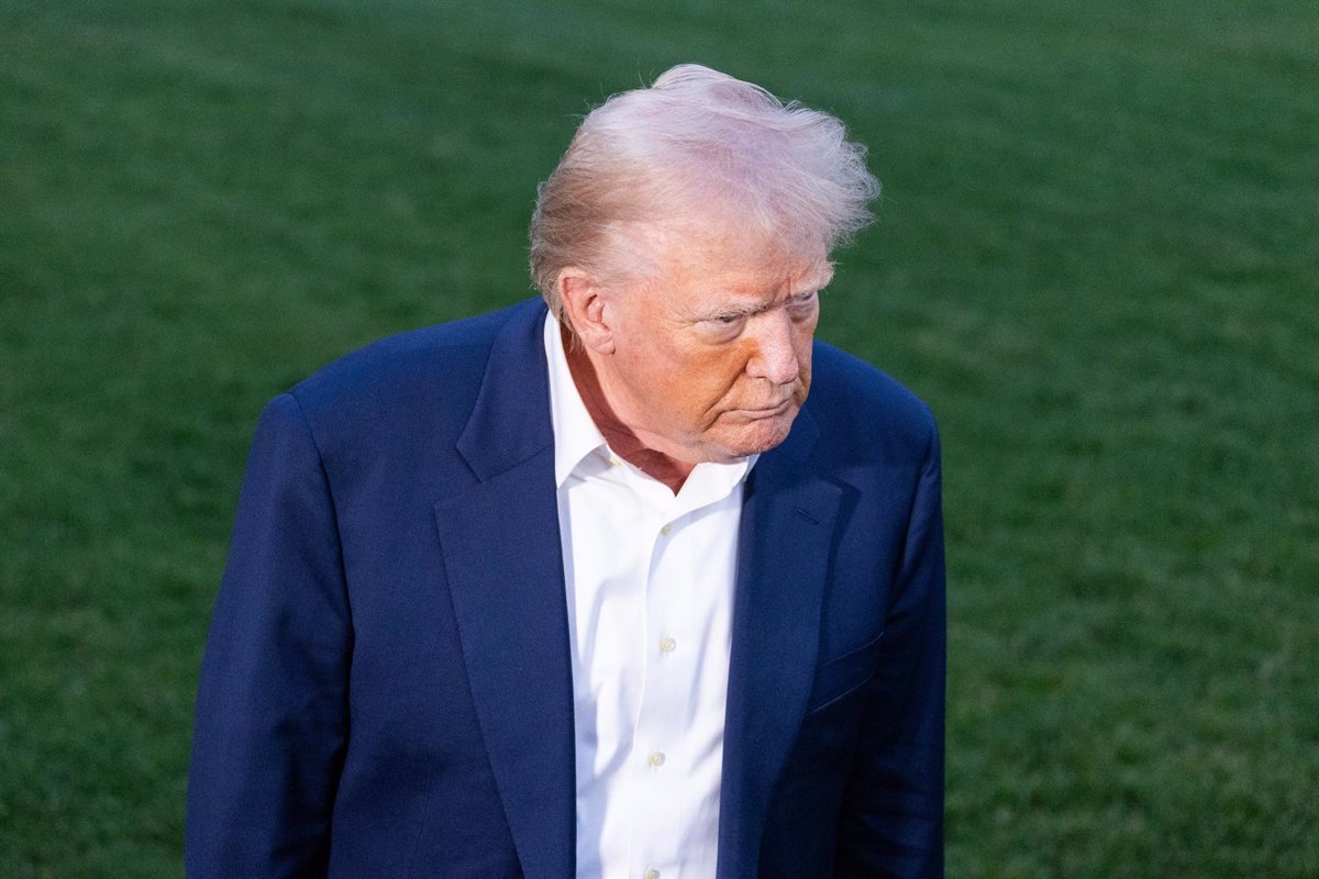 Trump Firma Orden Ejecutiva para Fomentar la Fabricación Nacional de Medicamentos Frente a Amenazas de Aranceles
