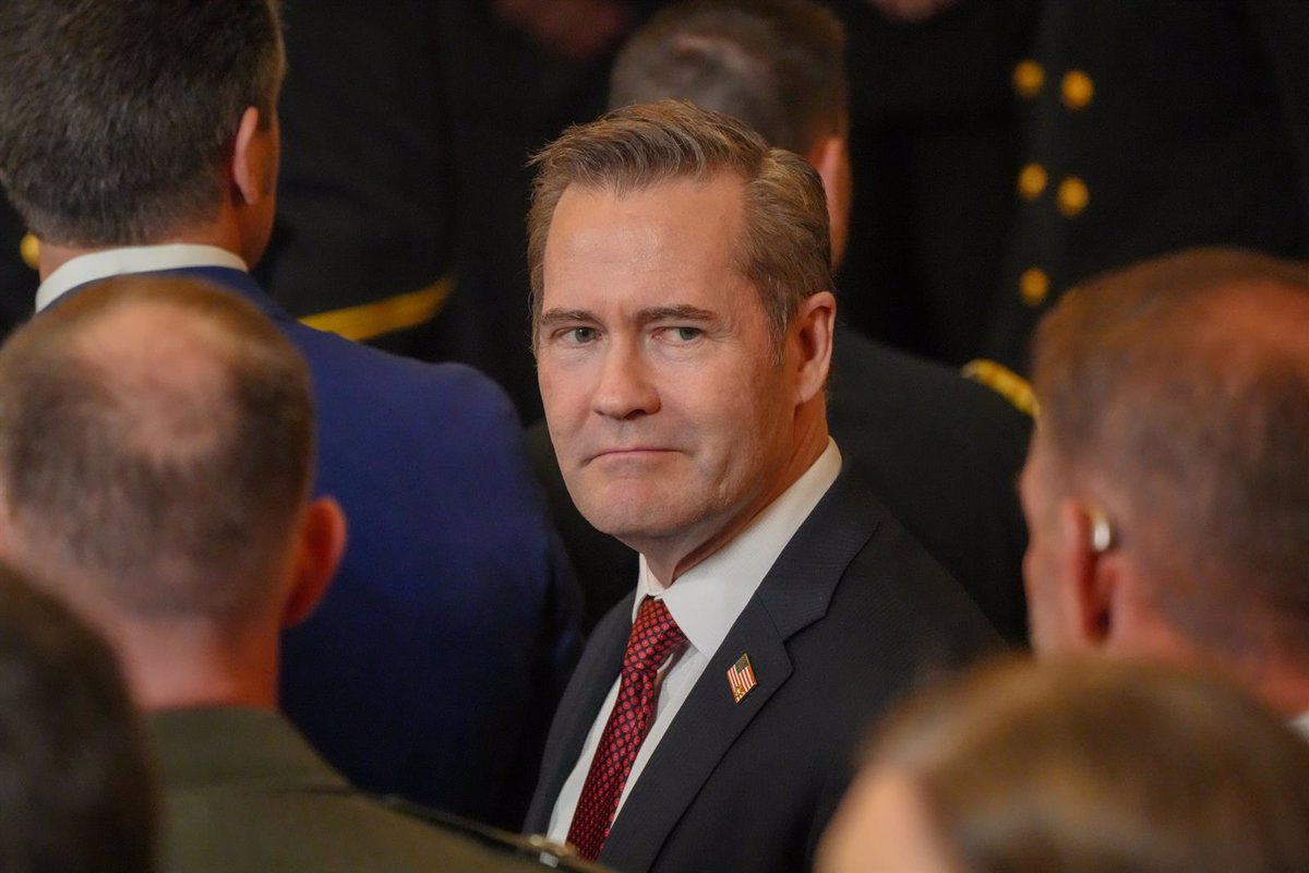 Trump Nombrará a Mike Waltz Embajador ante la ONU, Separándolo de su Rol en el Gobierno