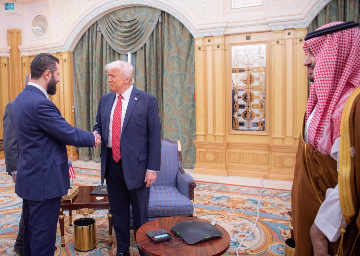 Trump propone 'normalizar' relaciones con Siria tras su encuentro con Al Shara en Arabia Saudí