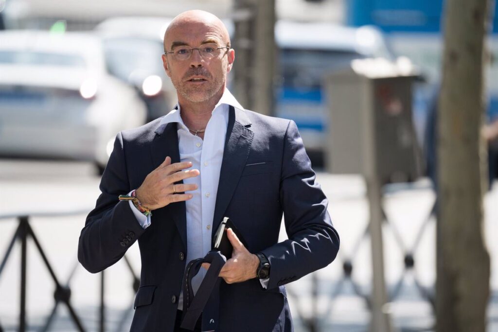 Vox impugnará ante la Junta Electoral el aforamiento "fraudulento" del líder del PSOE en Extremadura: Acciones y Repercusiones