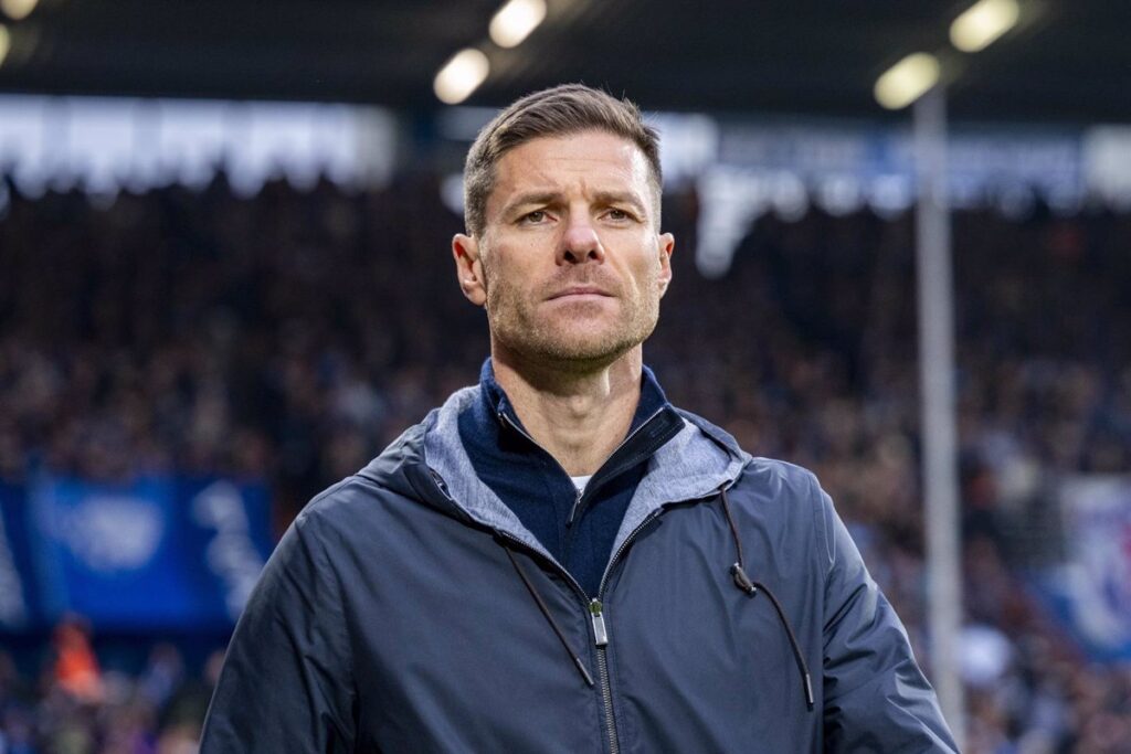 Xabi Alonso asumiendo el cargo de entrenador del Real Madrid