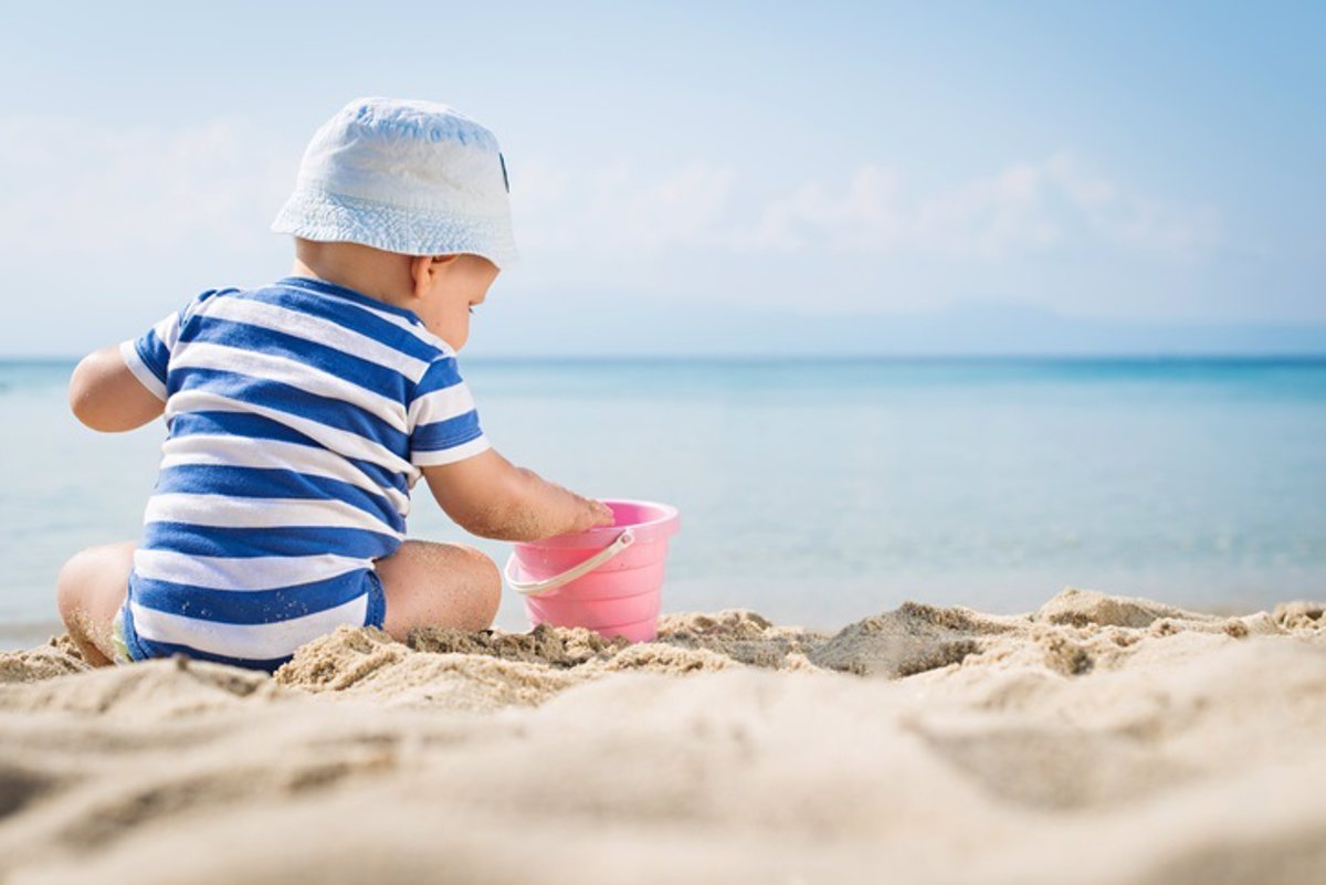 ¿Cómo reaccionar ante ahogamientos, atragantamientos o golpes de calor en niños? Consejos de pediatras para salvar vidas.