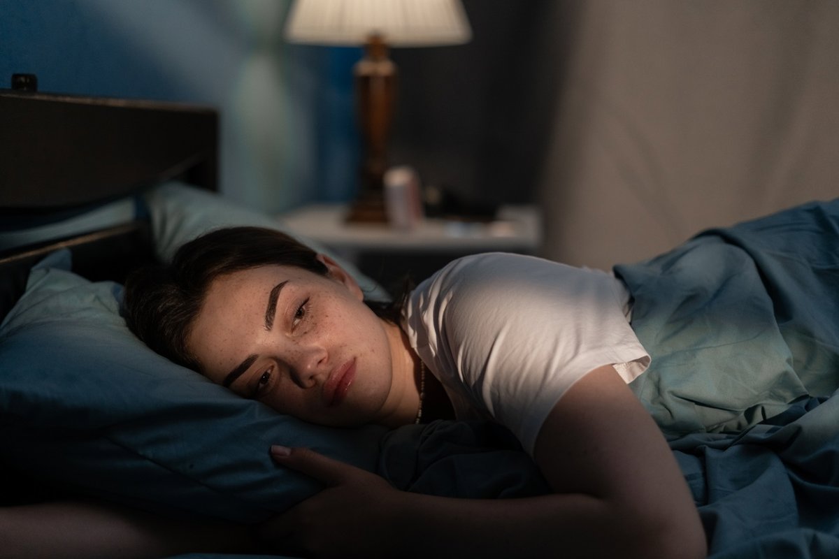 Aquí tienes una opción reescrita: "Hasta 17 noches menos al año".