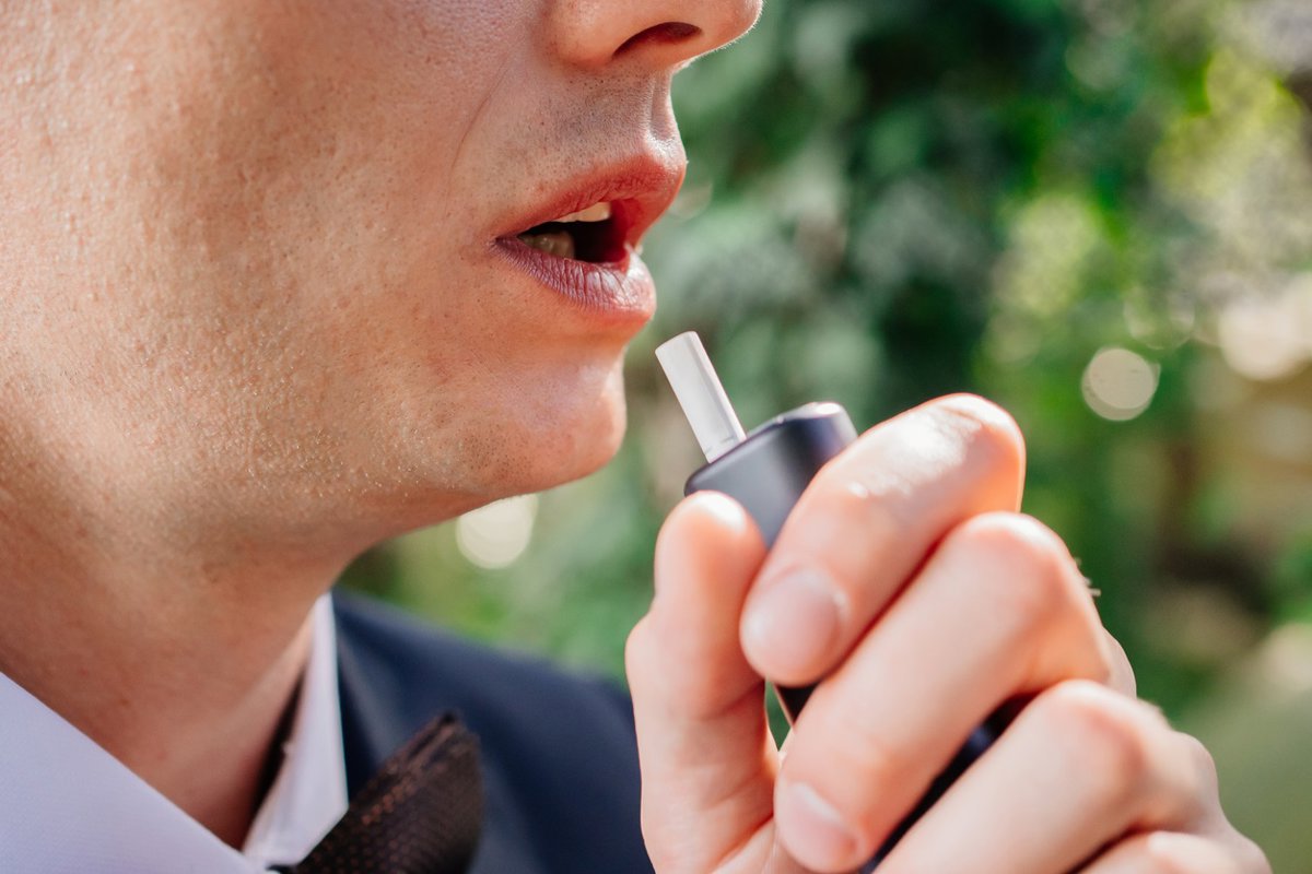 Bruselas analiza un nuevo marco regulatorio para el control del tabaco que abarca nuevos productos y publicidad.