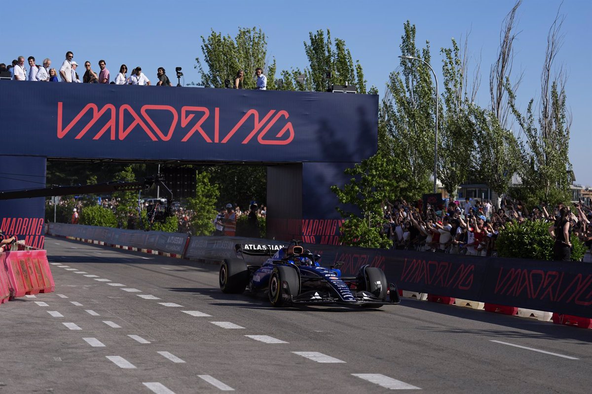 Carlos Sainz brilla en el futuro de Madring "como adelanto de lo que está por venir"