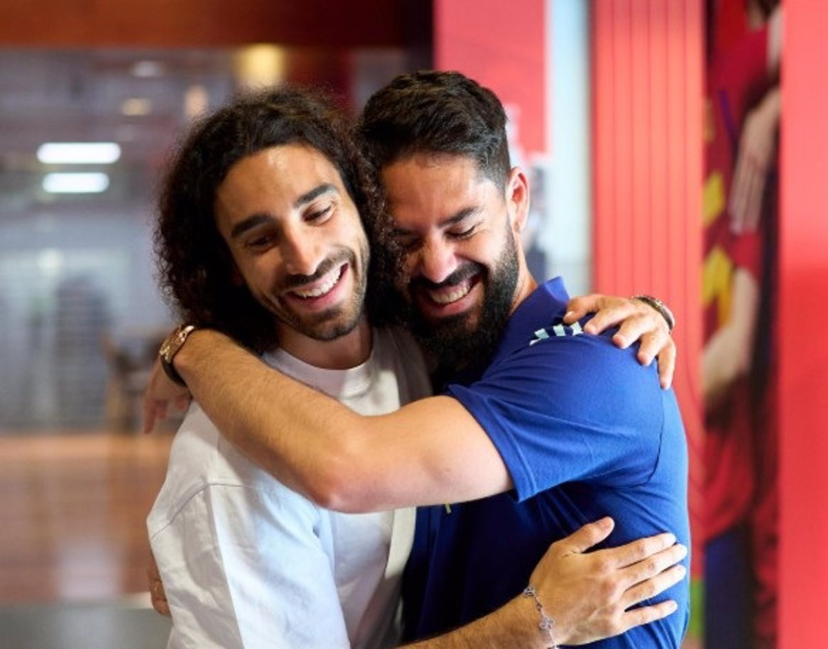 Cucurella e Isco se unen a la concentración del equipo nacional.