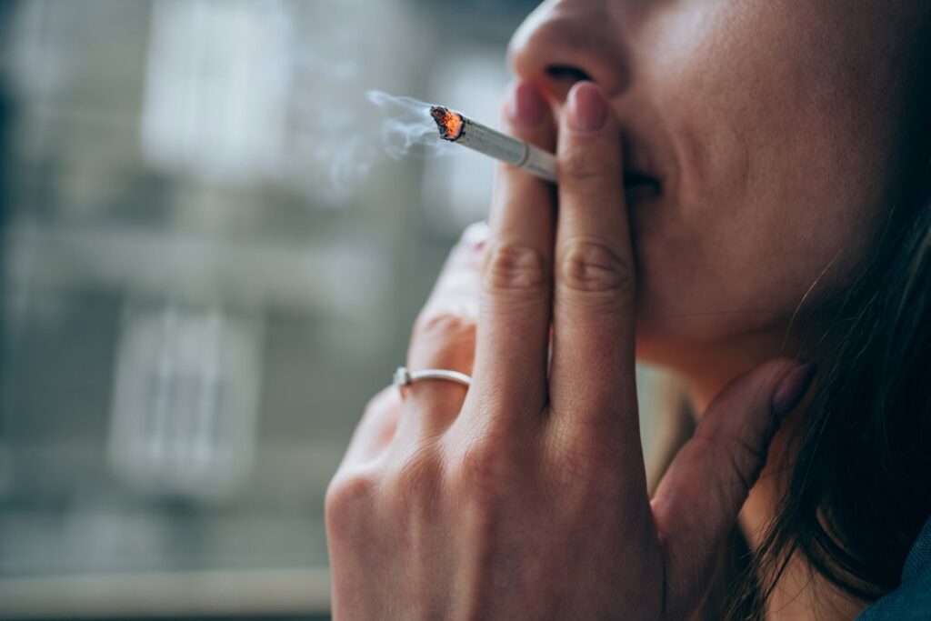 El GECP advierte que, por primera vez, las muertes por cáncer de pulmón en mujeres superan a las del cáncer de mama en España.