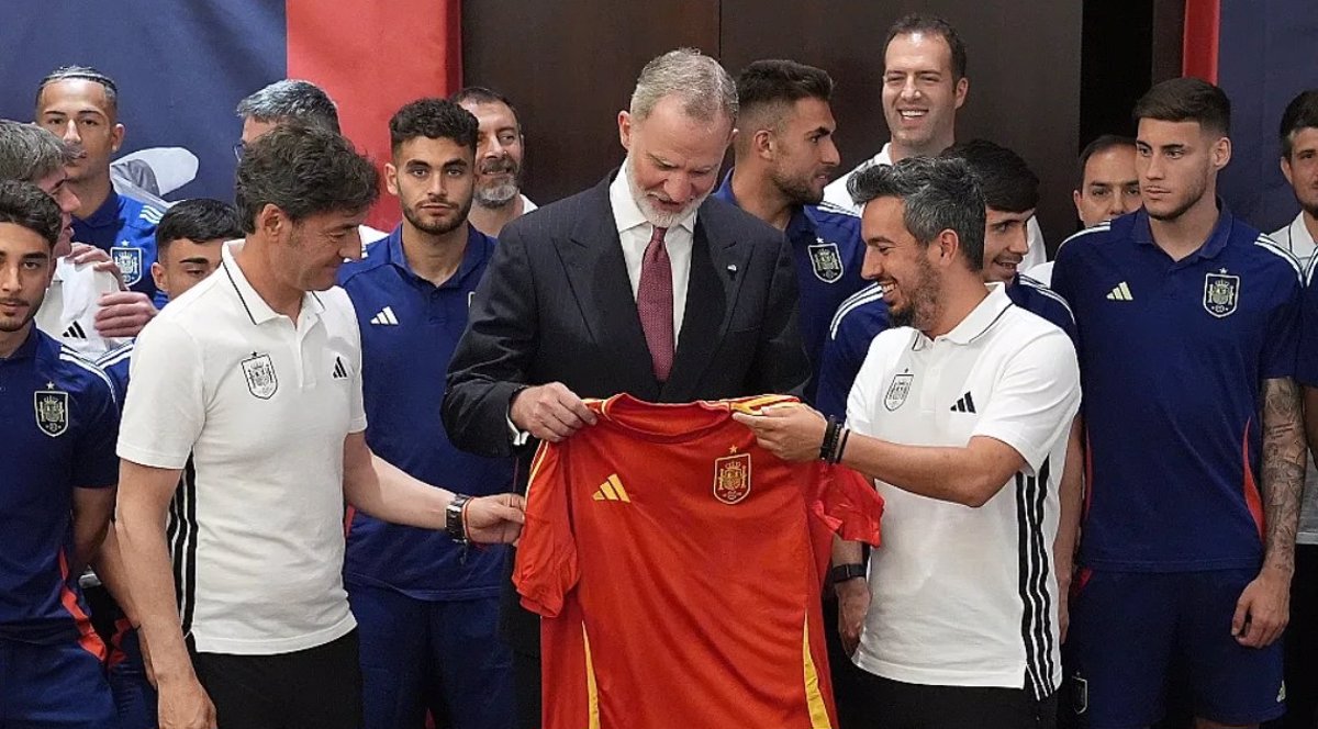 El Rey se reúne con la Sub-21 antes del inicio del Europeo