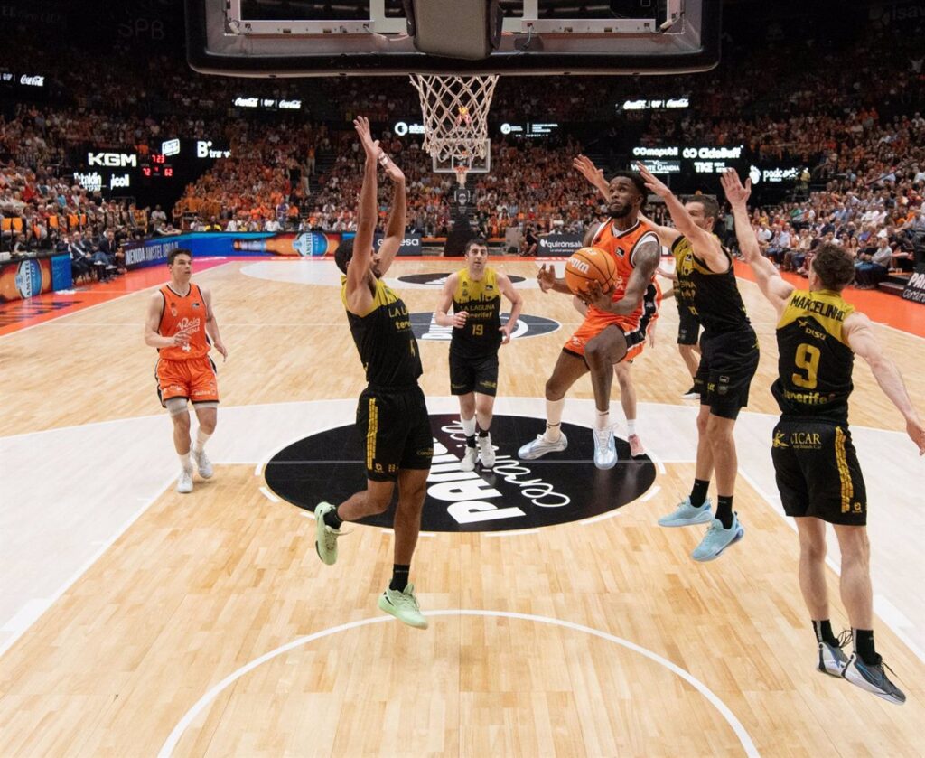 El Valencia Basket acerca la final de la Liga