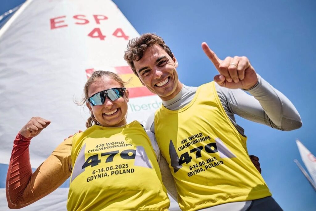 Jordi Xammar y Marta Cardona se coronan campeones mundiales en 470 mixto tras una intensa Medal Race.