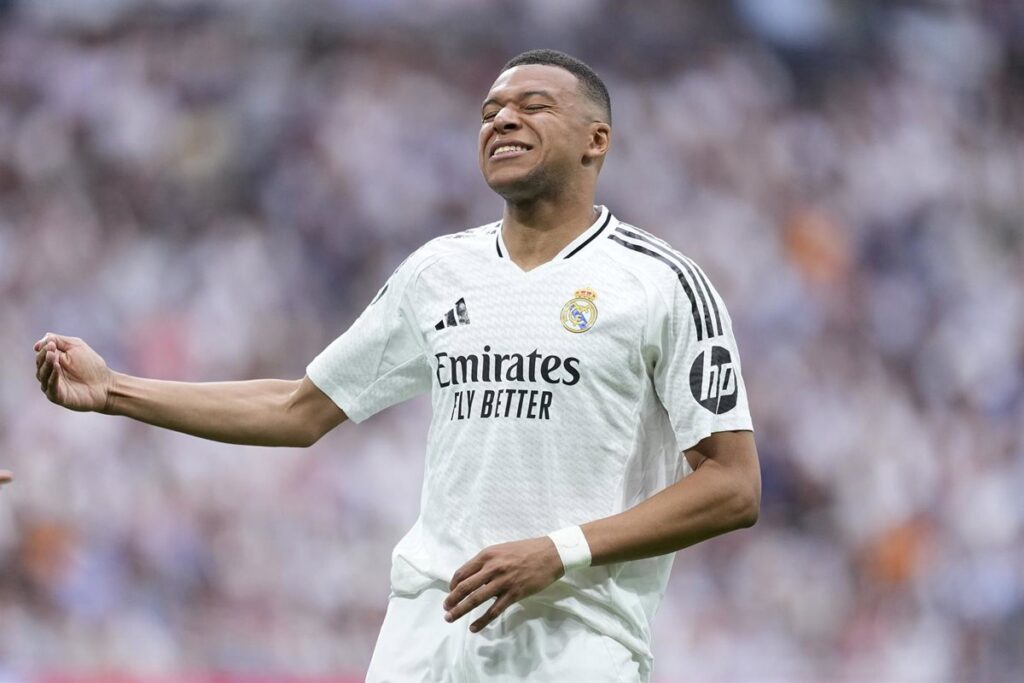 Kylian Mbappé Hospitalized Due to Gastroenteritis